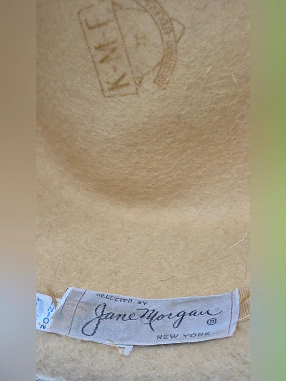 Vintage Beige Wool Bucket Hat Pheasant Feathers Accent 1950s Jane Morgan